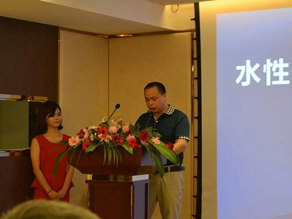 流派刘总代表硅藻泥协会发表重要讲话